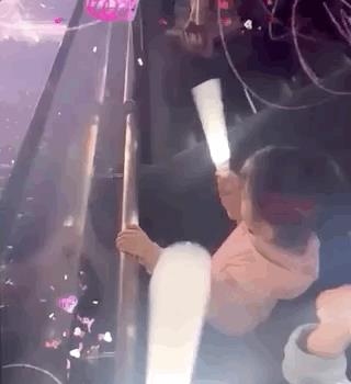方媛带娃看郭富城演唱会，女儿大喊爸爸英文名，还能跟唱爸爸的歌(图8)