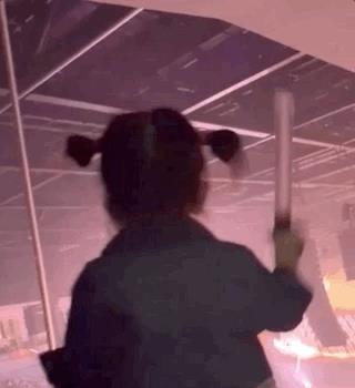 方媛带娃看郭富城演唱会，女儿大喊爸爸英文名，还能跟唱爸爸的歌(图13)
