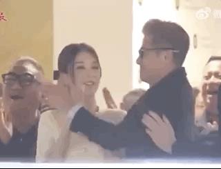 方媛带娃看郭富城演唱会，女儿大喊爸爸英文名，还能跟唱爸爸的歌(图21)