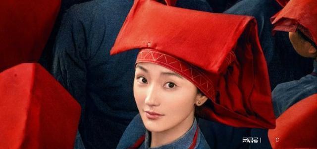 女性励志年代剧《南洋女儿情》来袭, 演员阵容不错, 终于有剧追了(图5)