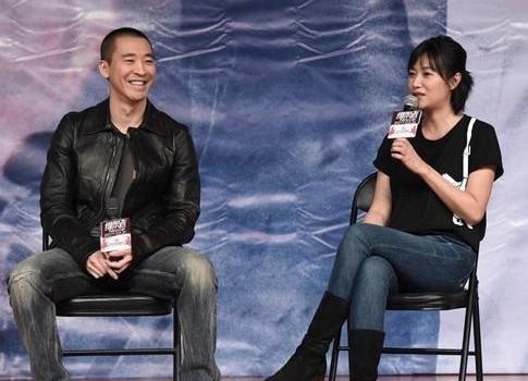 49岁徐静蕾近况曝光:晒高端泳池照,定居美国6年,已吃成胖美人(图31) 49岁徐静蕾近况曝光:晒高端泳池照,定居美国6年,已吃成胖美人(图31)