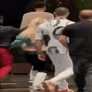 “从来没有女人应该被打” 布兰妮发视频回应流言